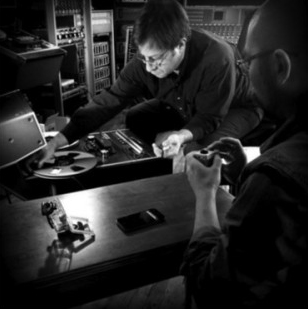 Chief engineer, Pete Mignola making tape loop for Matte Black