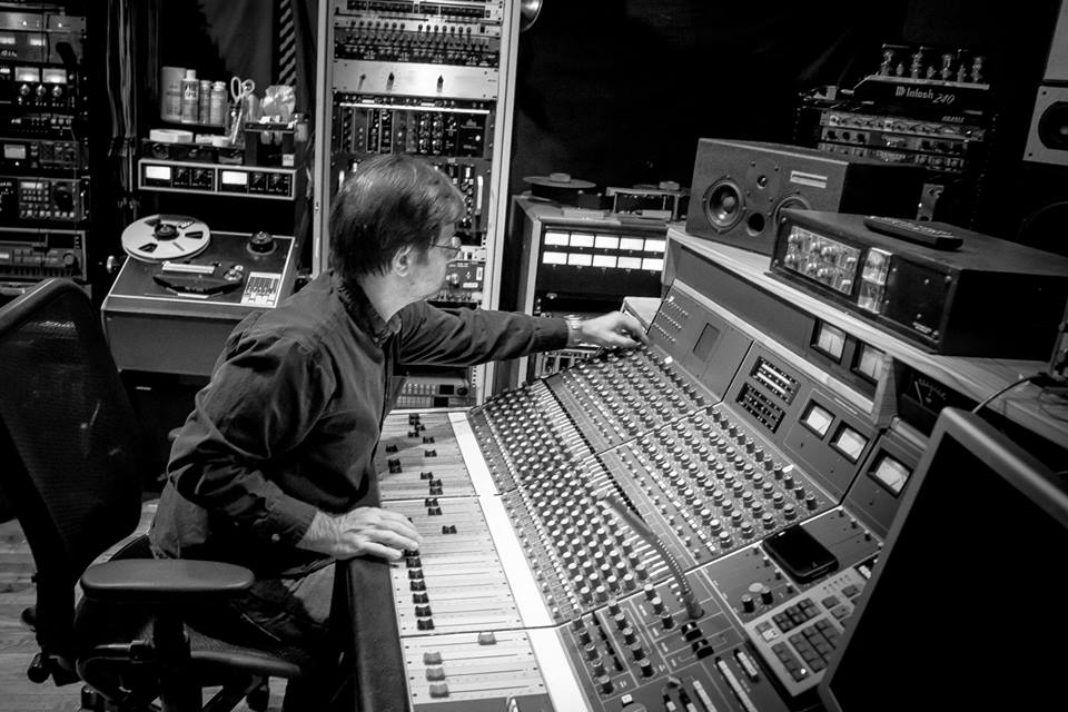 Studio Engineer, Pete Mignola